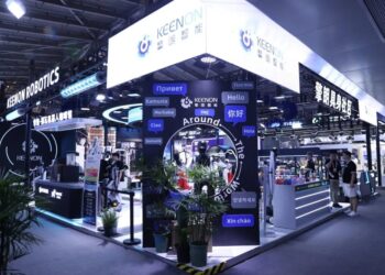 Global Commercial Service Robot Shipments Leader KEENON Puts Humanoids to Work at WAIC 2026