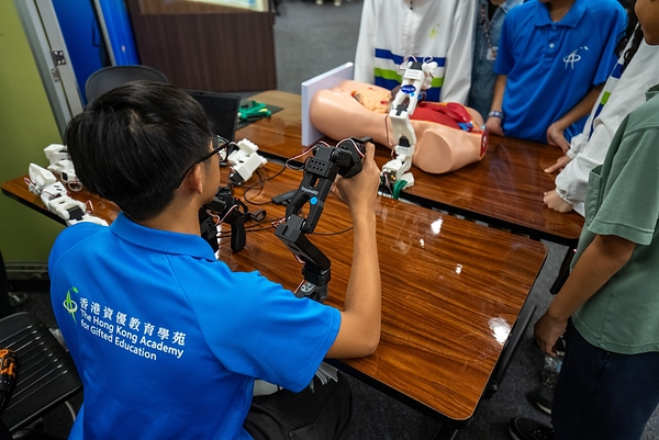 The HKAGE Programme Showcase Day – From AI Robotic Arms to Star Charts Spark a Unique Learning Journey