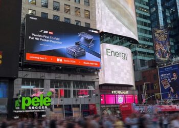 World’s First Tri-Fold Full HD Pocket Projector: Aurzen ZIP Pro Takes Over Times Square